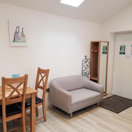 Wyvern Apartment Yeovil Buitenkant foto